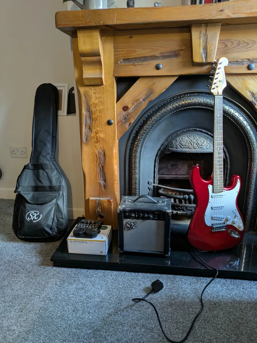 Electric Guitar - Image 1