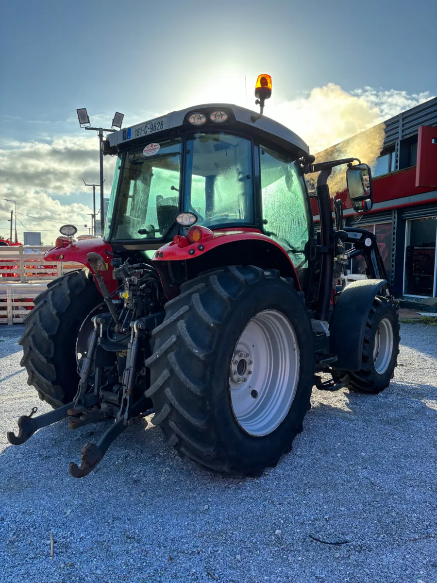 Massey Ferguson 5712S Dyna 4 - Image 4
