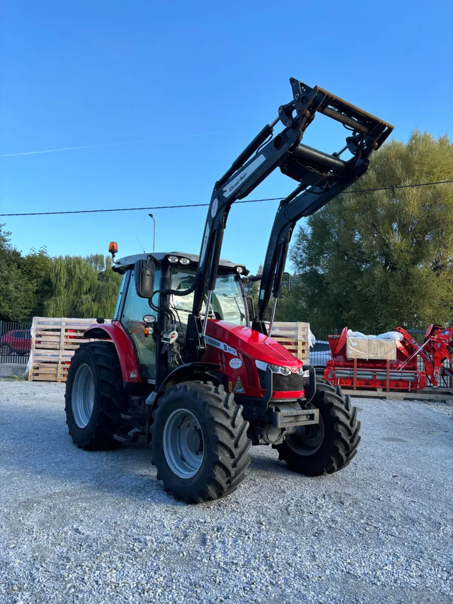 Massey Ferguson 5712S Dyna 4 - Image 1