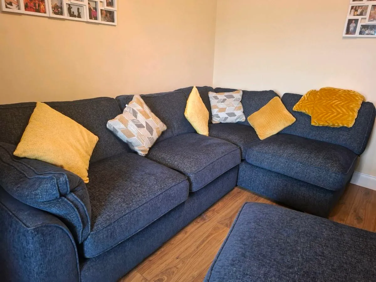 Corner sofa - Image 1