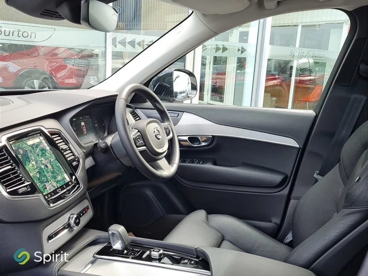 Volvo XC90 Ultimate Blackt8 Plus Recharge455 310 - Image 3