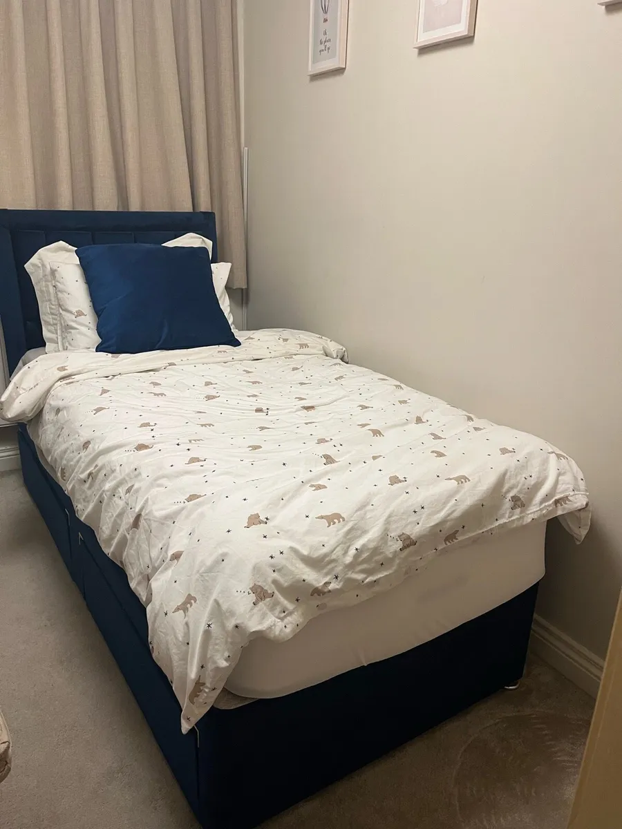 Single Divan bed with built in shelves - Image 1