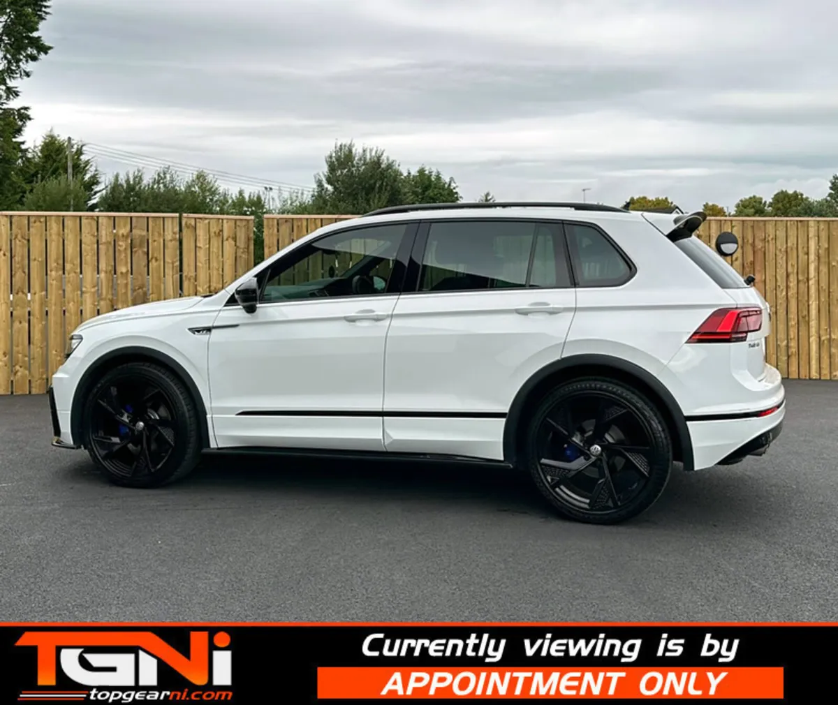 2017 Volkswagen Tiguan 2.0 TDi 150 4Motion R-Line - Image 2