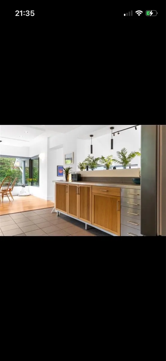 Fitted solid oak kitchen - Image 2
