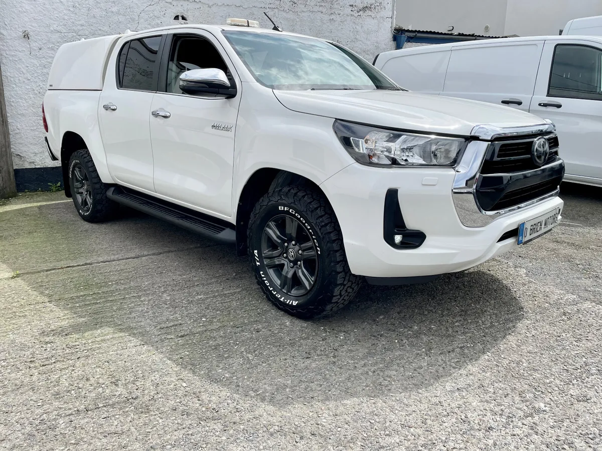 Toyota Hilux Icon 2.4D4D 4WD Auto Crew-Cab,2021 - Image 2