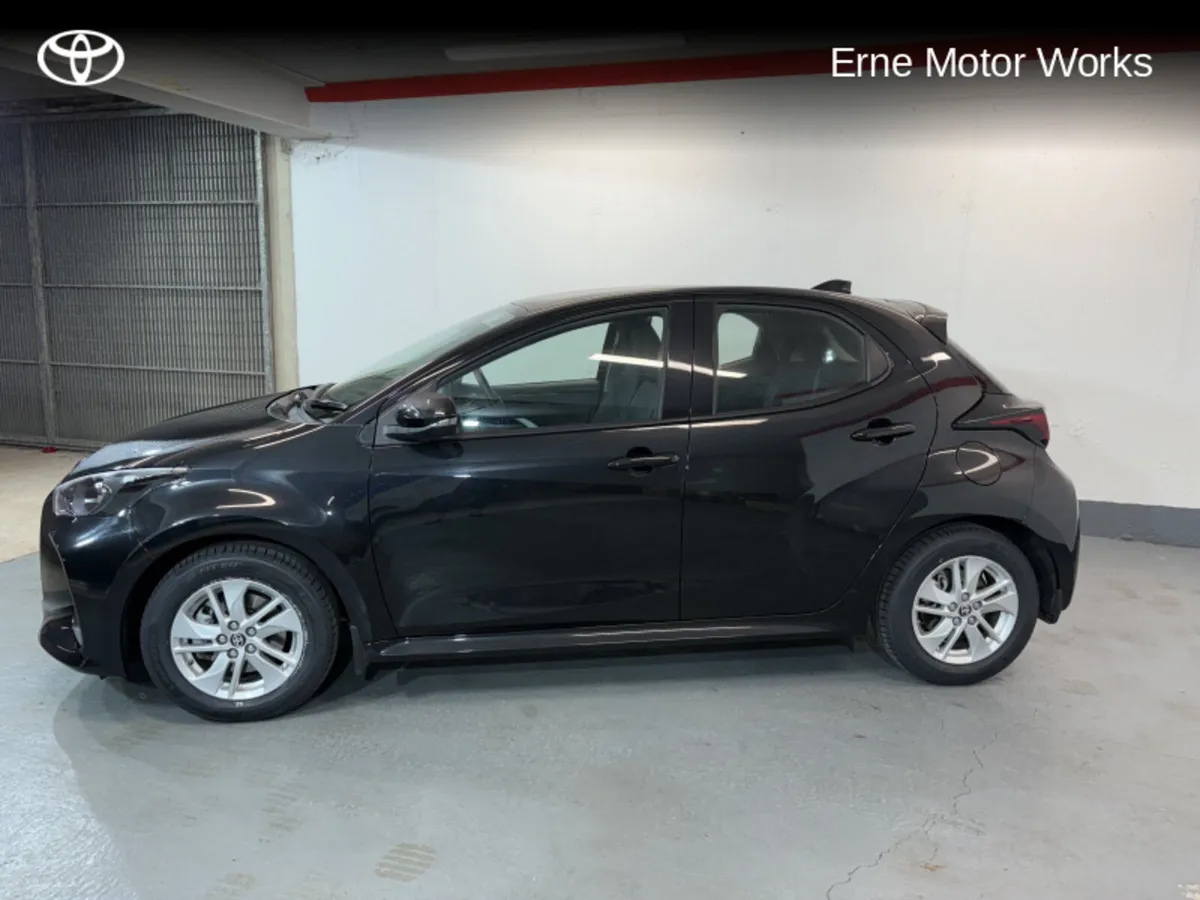 Toyota Yaris Yaris Hybrid 115 Luna - Image 2