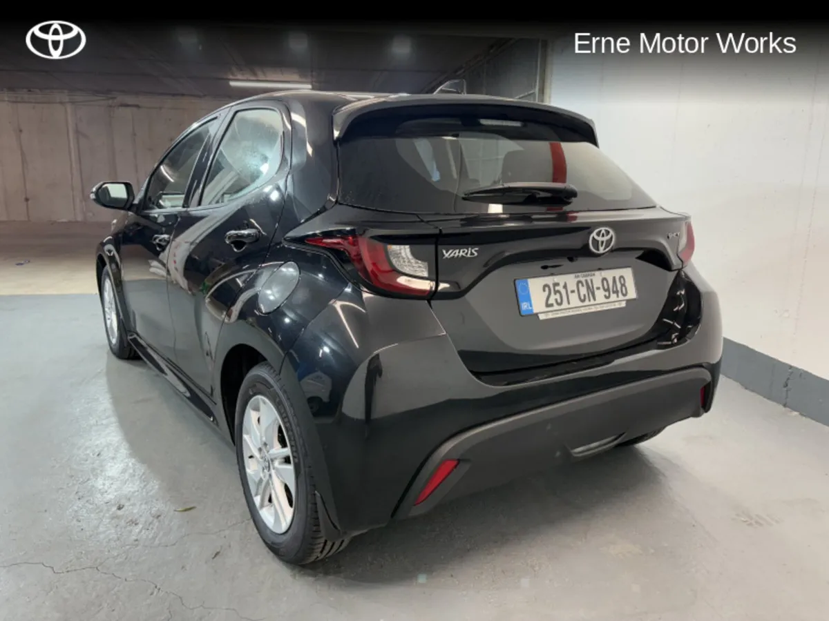Toyota Yaris Yaris Hybrid 115 Luna - Image 3