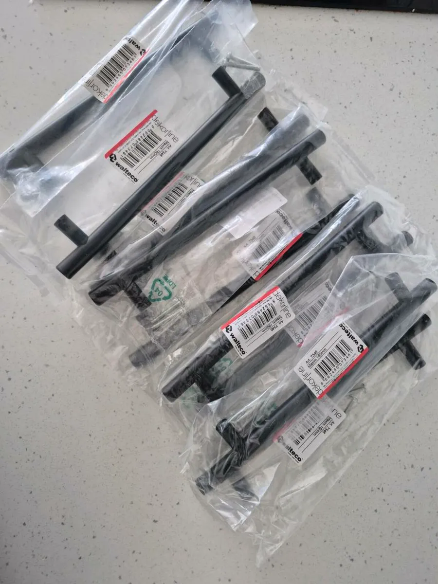 Handles - Image 1