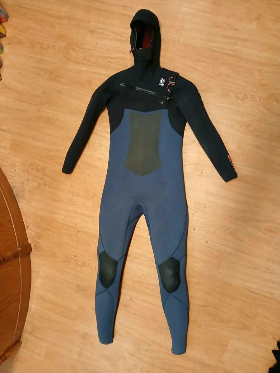 SALE :used Hooded Nuwave Ladies 6/5 wetsuit v.g.c. - Image 1