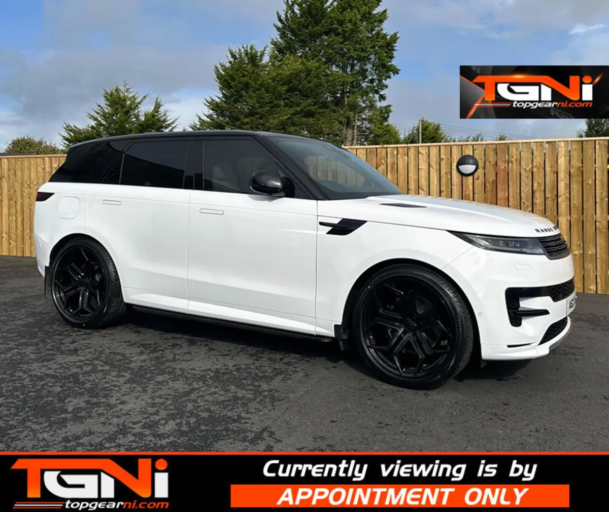 2023 Land Rover Range Rover Sport 3.0 D300 Dynamic - Image 1