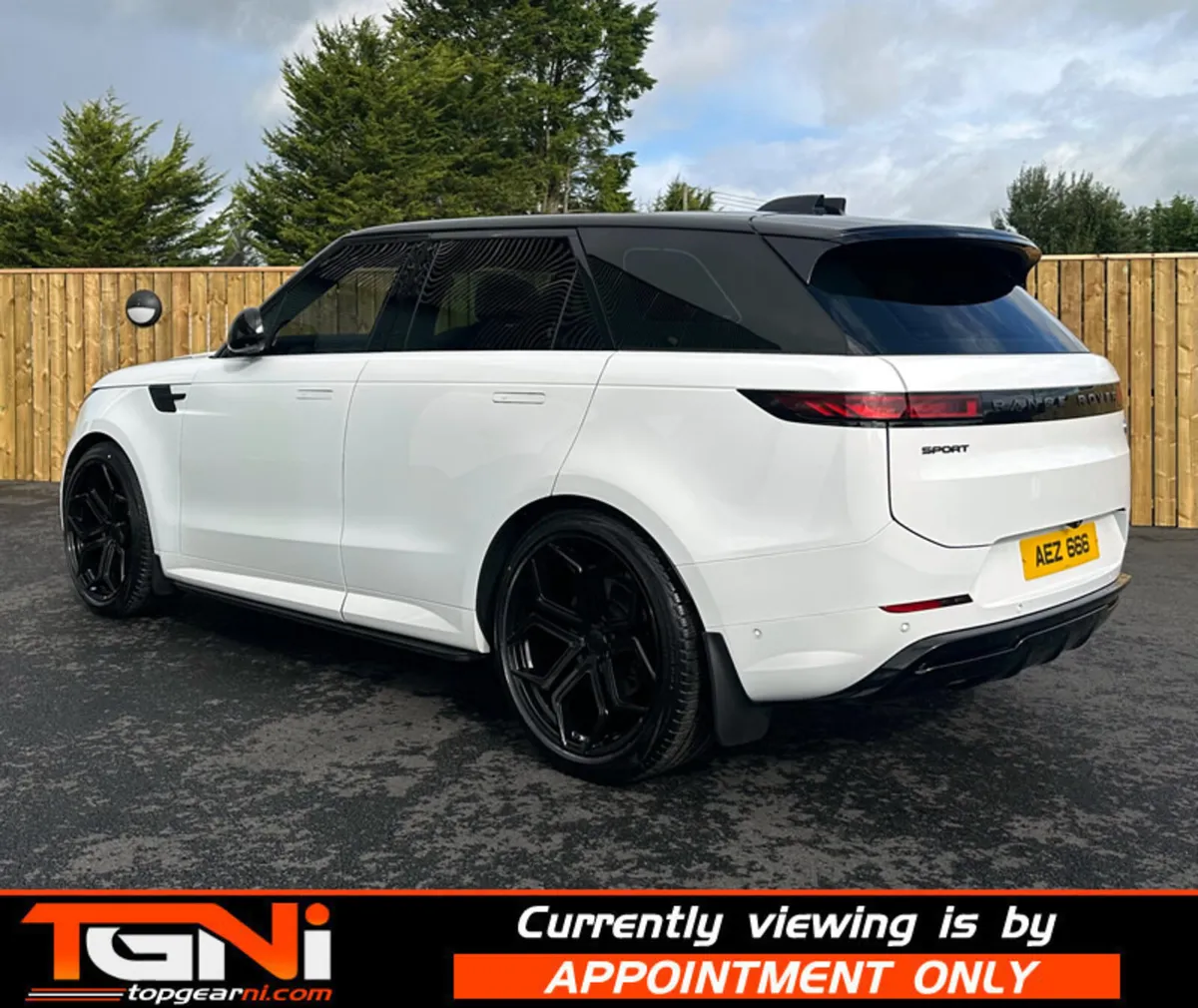 2023 Land Rover Range Rover Sport 3.0 D300 Dynamic - Image 2