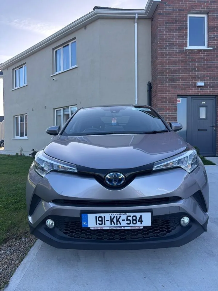 2019 Toyota C-hr - Image 1