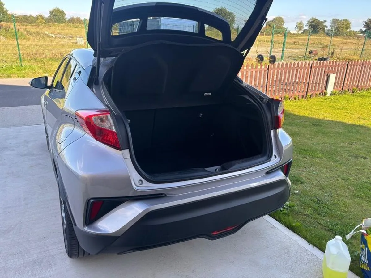 2019 Toyota C-hr - Image 3