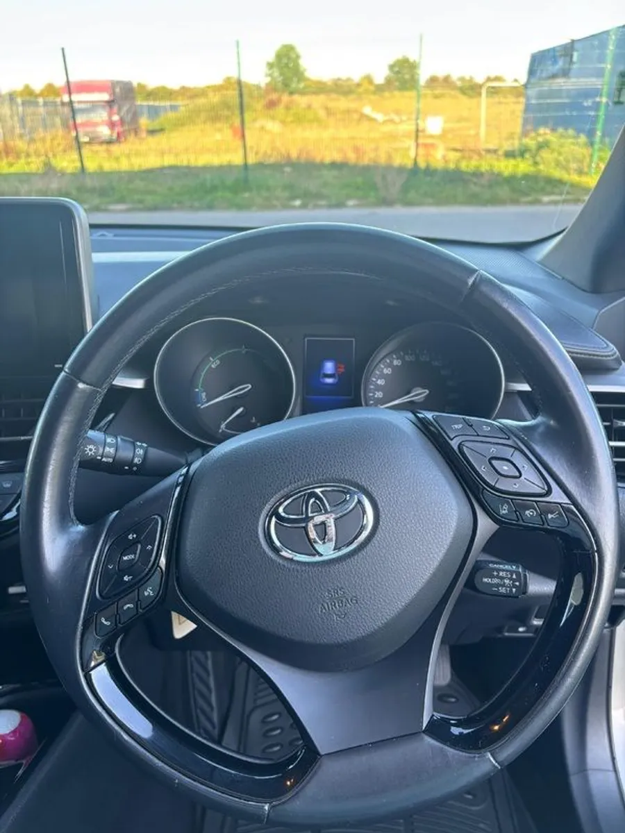 2019 Toyota C-hr - Image 4