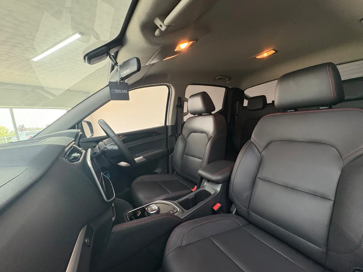 2022 Landrover Discovery HSE 3.0D 2 seat - Image 3