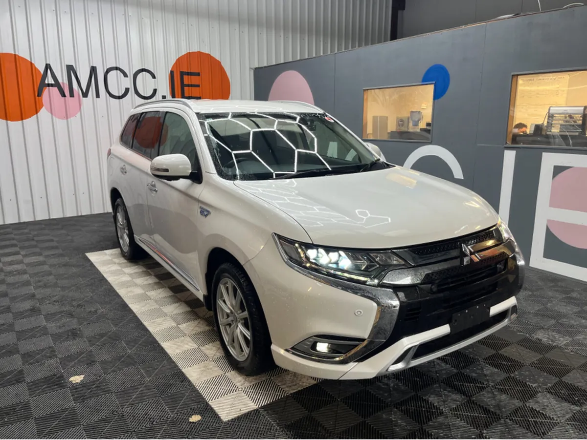 Mitsubishi Outlander ONLY €20950! 2019 MITSUBISHI - Image 1