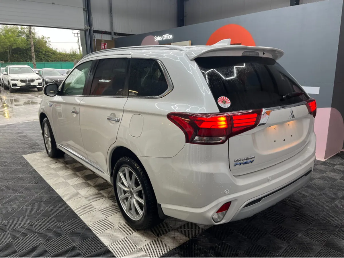 Mitsubishi Outlander ONLY €20950! 2019 MITSUBISHI - Image 4