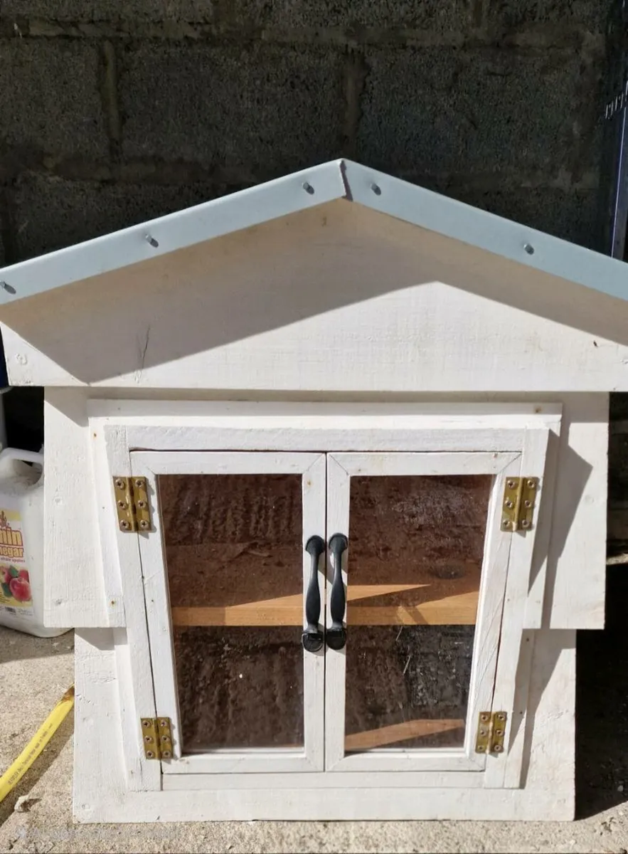 Honesty box & Skid feeder - Image 2
