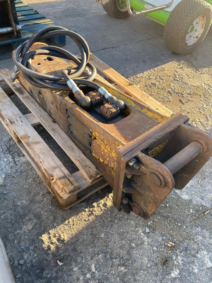 INDECO HP900 8T ROCK BREAKER - Image 3