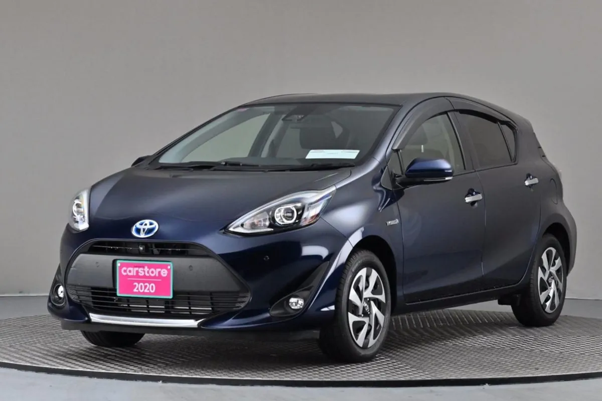 Toyota Aqua 1.5 Vvt-i Hybrid  reverse Cam park Se - Image 3