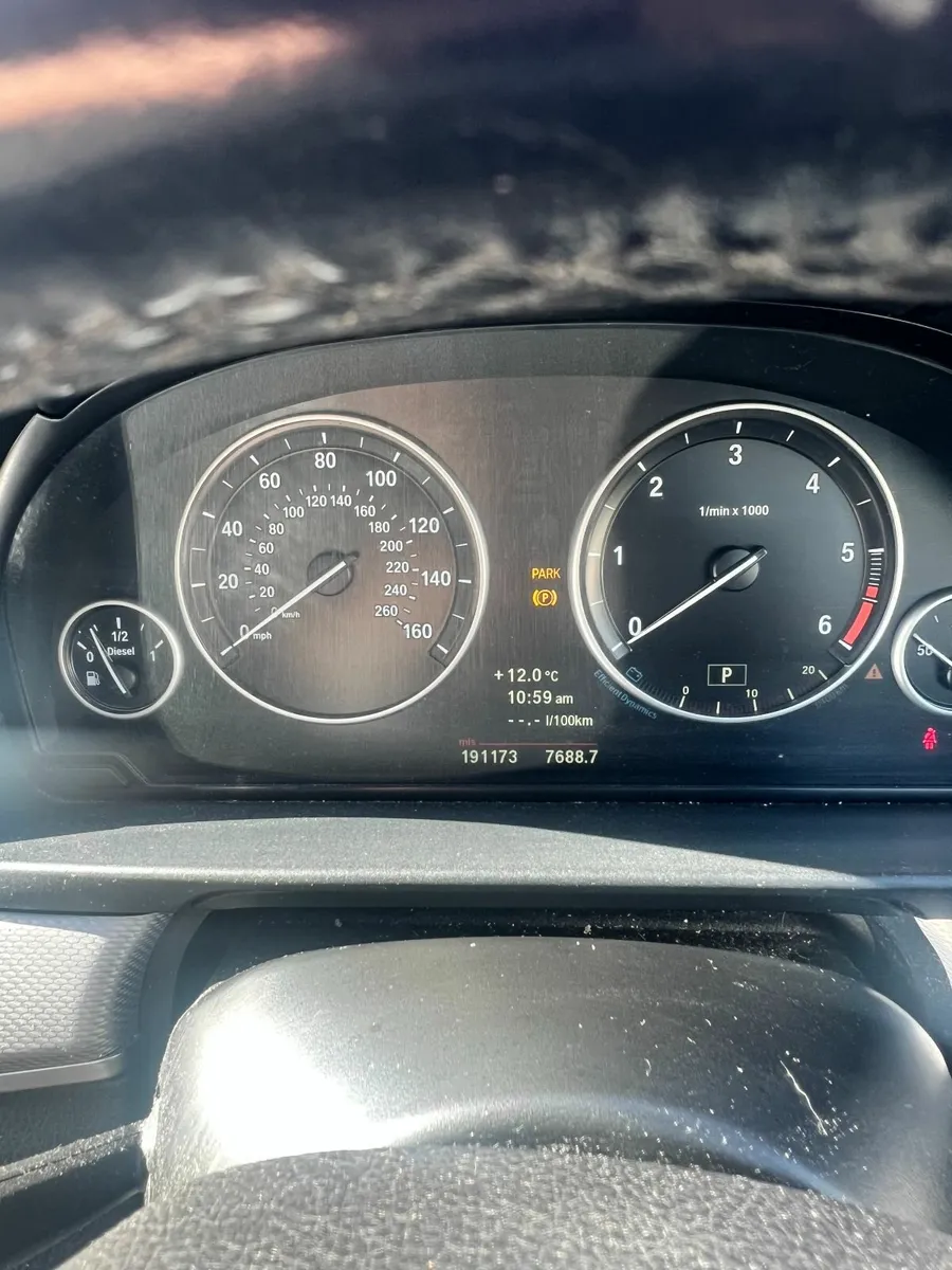 BMW 5-Series 2012 - Image 4
