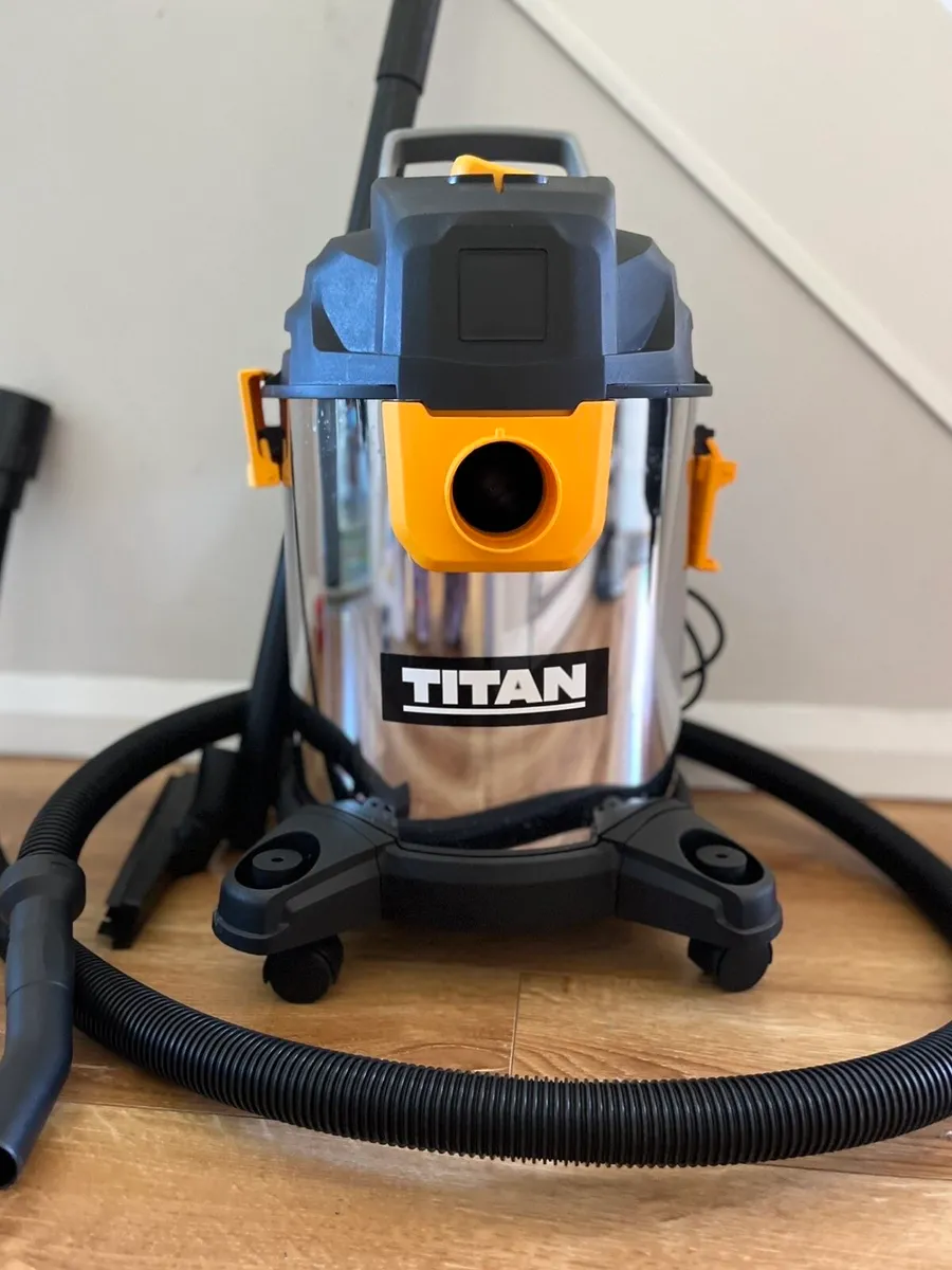 Titan 20 Liter wet and vacuum