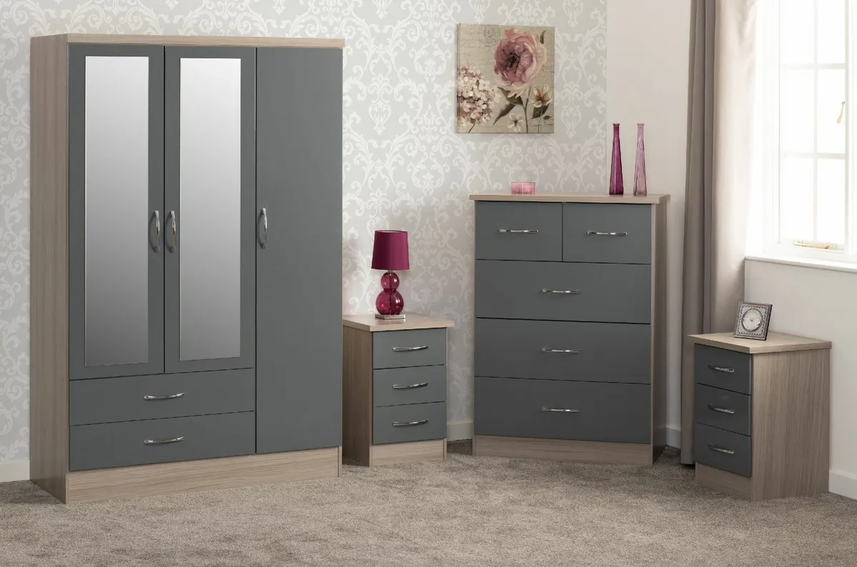 FURNITURE - Image 1