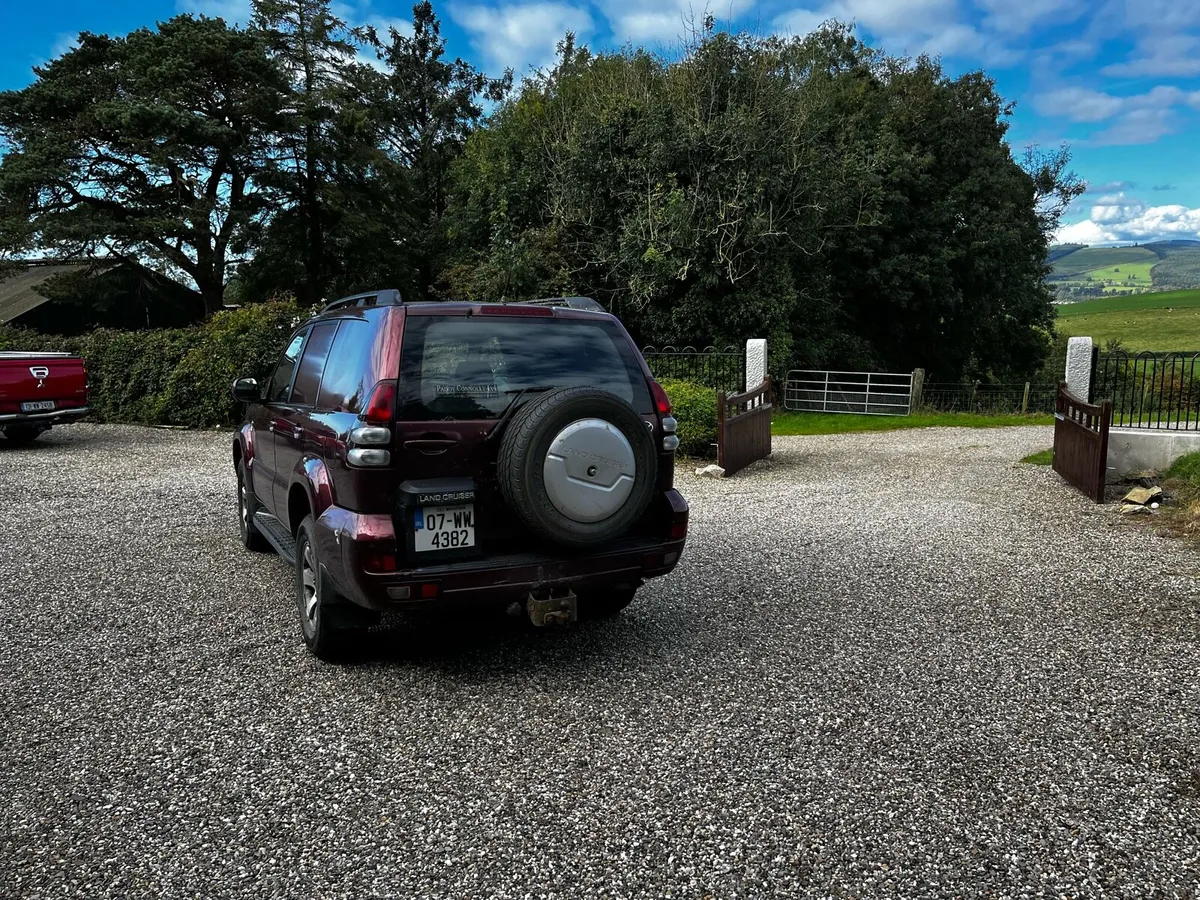 Toyota landcruiser - Image 2