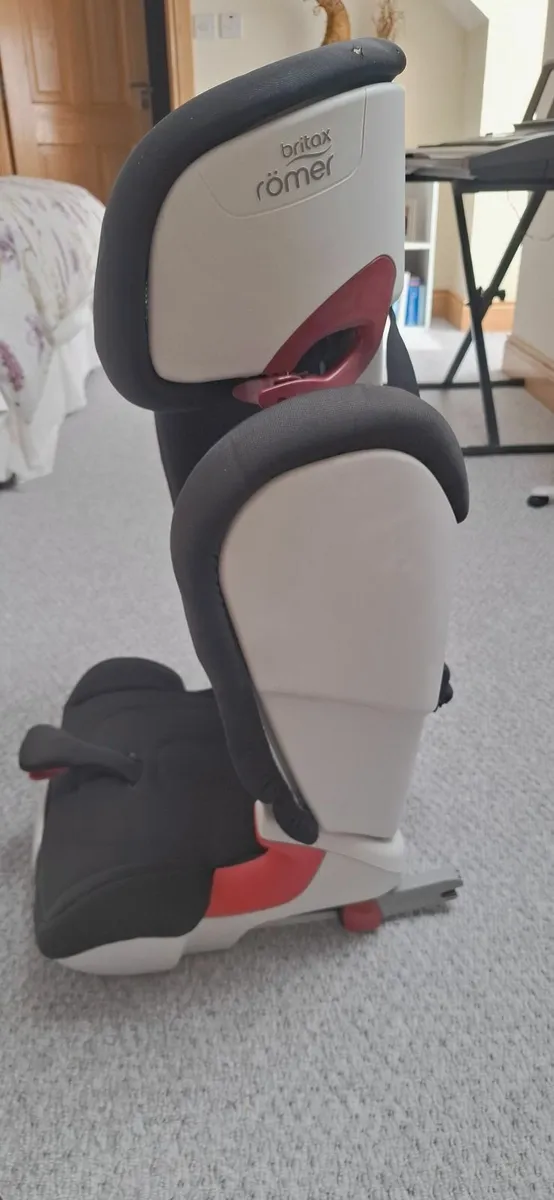 Britax Romer Isofix Car Seat - Image 4