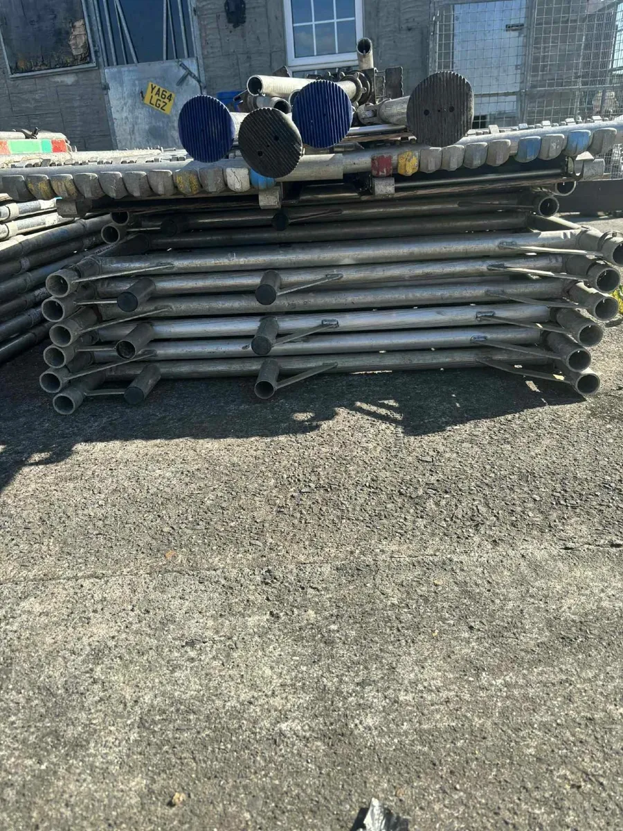 SCAFFOLDING - Image 1