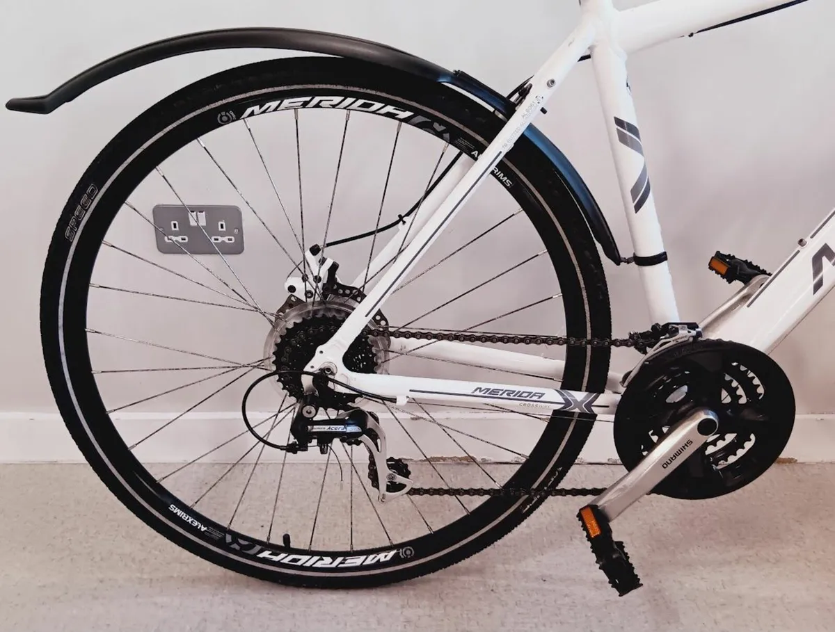 Merida Crossway Hybrid Bike perfect condition - Image 2