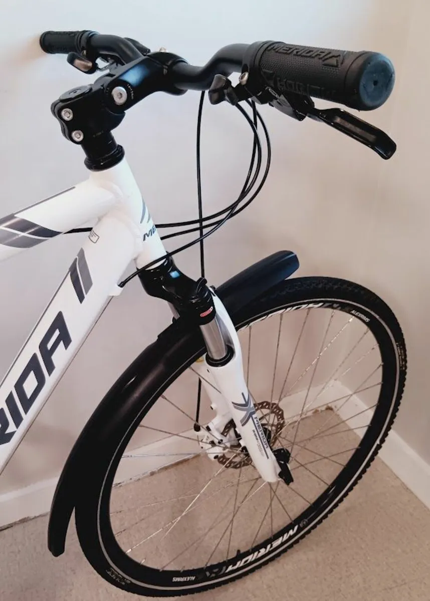 Merida Crossway Hybrid Bike perfect condition - Image 3