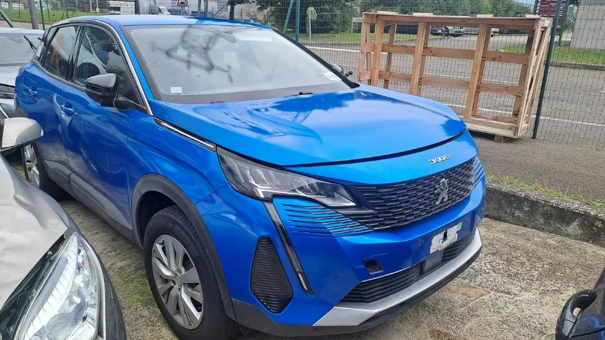 Peugeot 3008 citroen c4  front parts only - Image 1