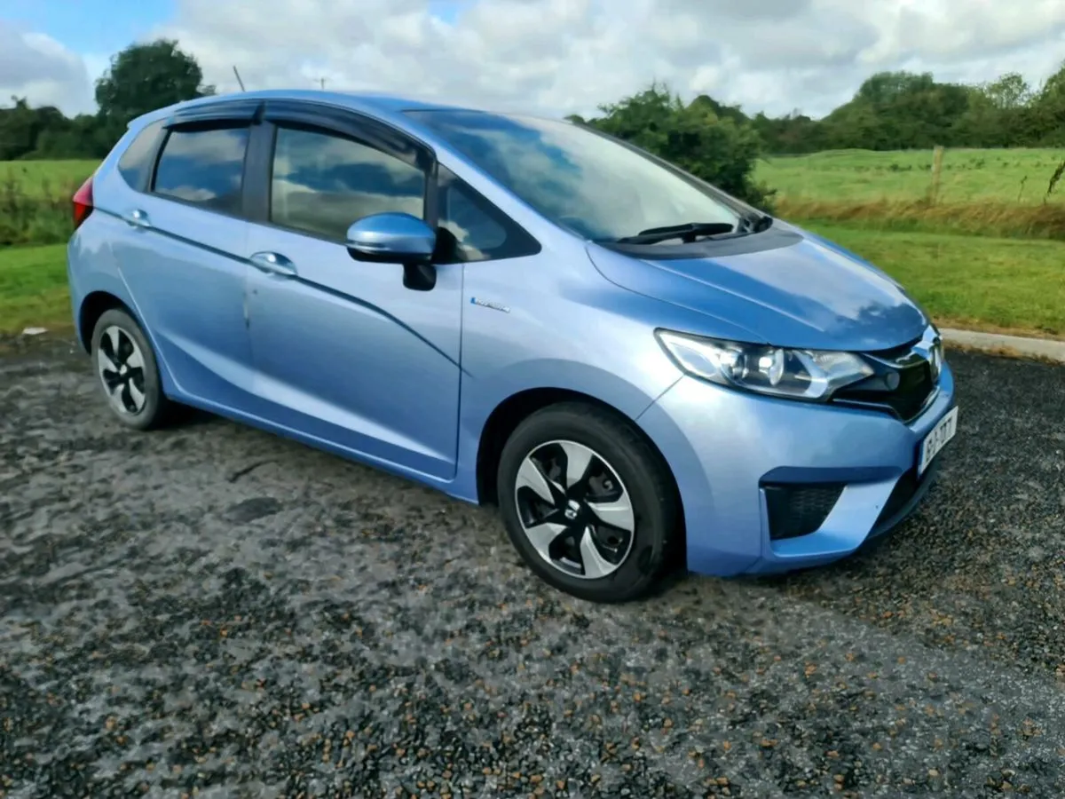 Honda Fit Hybrid NCT 8/2027 /47km - Image 2