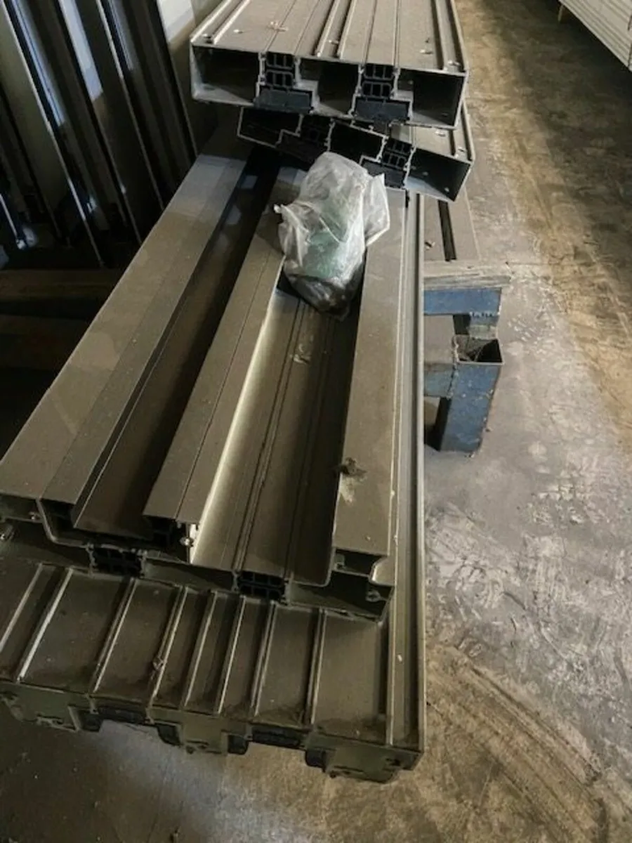 Aluminium 3 Pane patio slider - Image 2
