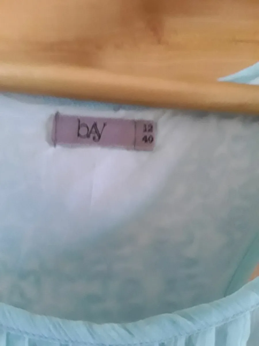 Ladies beautiful pastel green new dress size 12 - Image 3