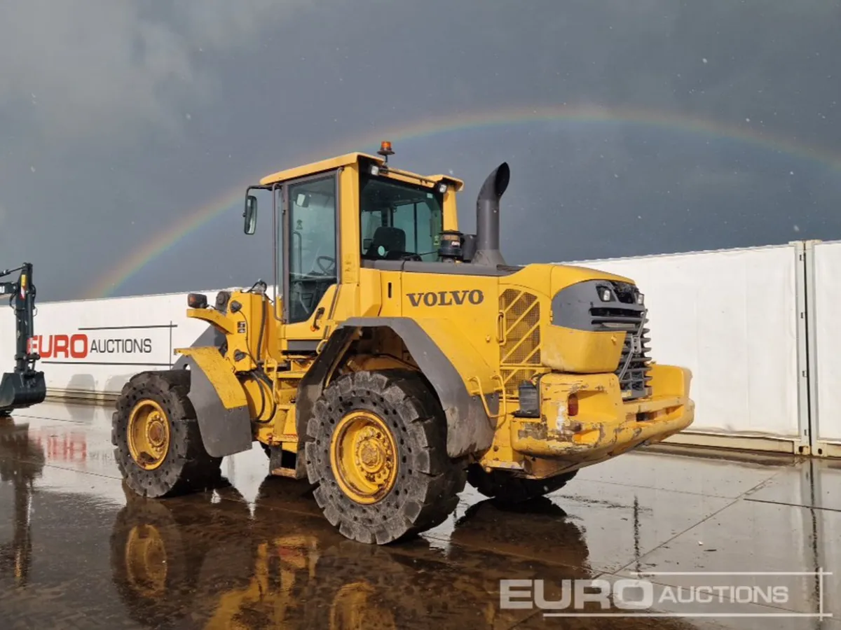 2010 Volvo L90F - Image 2