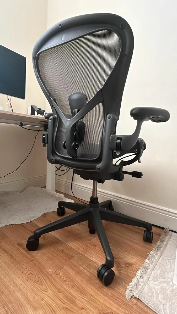 Herman Miller Aeron Office Chair - Image 3