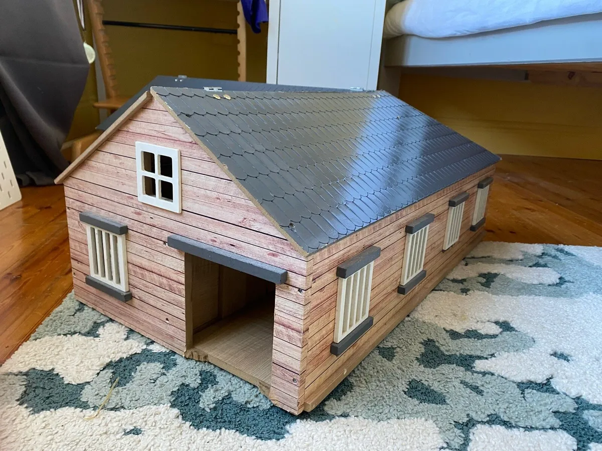 Animal Barn - Image 1