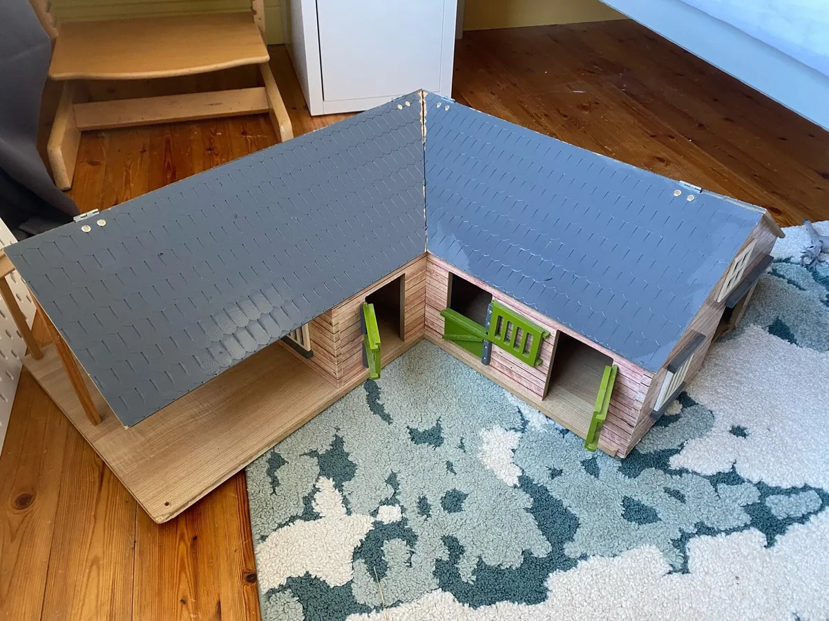 Animal Barn - Image 2