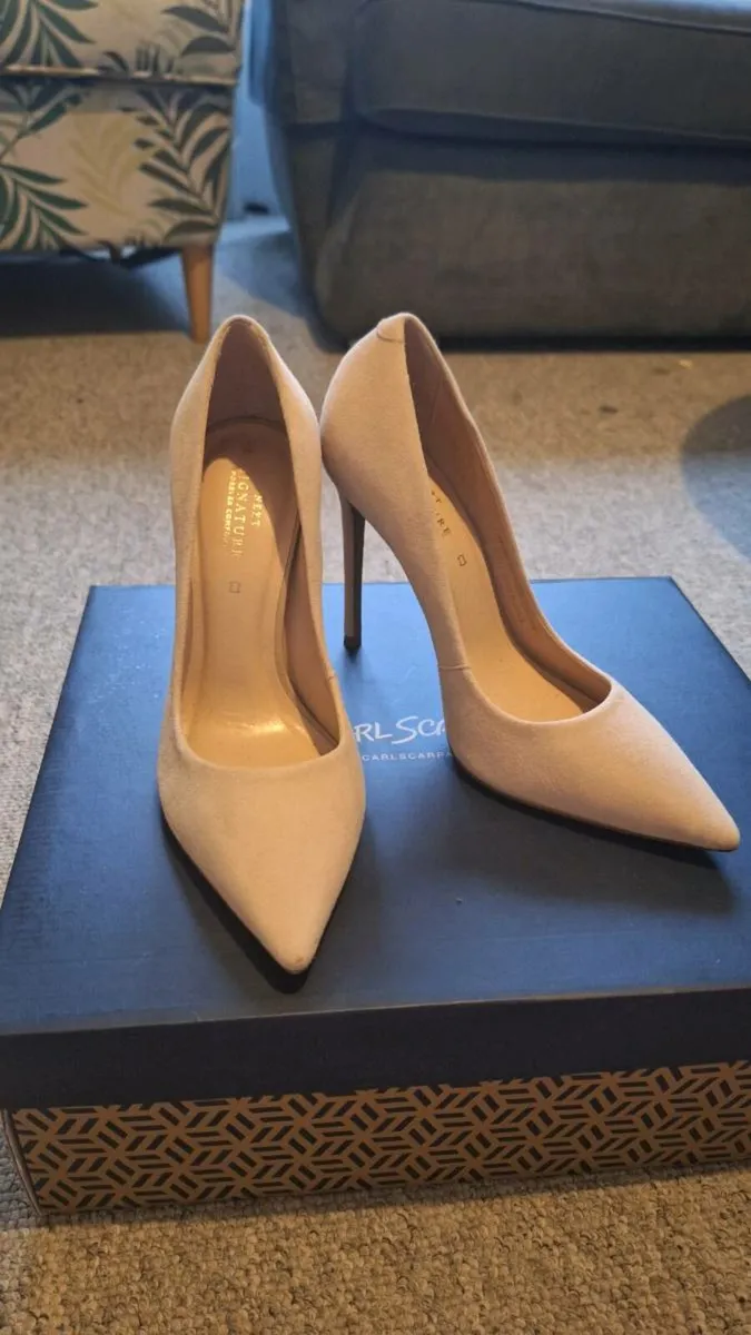 High heel shoes - Image 4