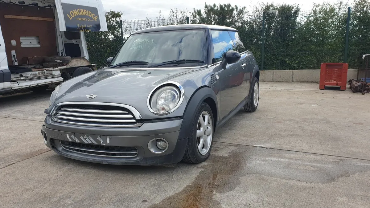 *For parts* Mini One 1.4 petrol 6 speed (2009) - Image 1