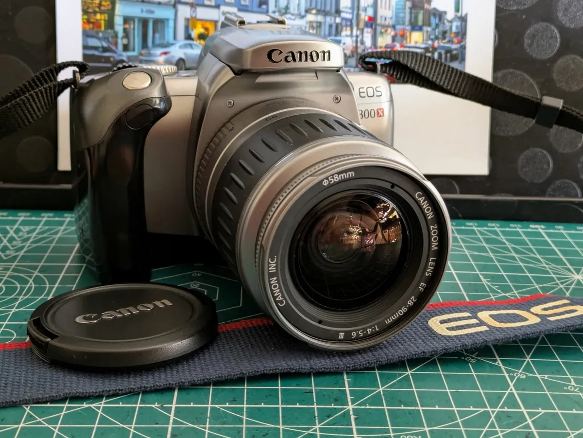 🎞️ Canon EOS 300 X - Autofocus film SLR kit -mint - Image 1