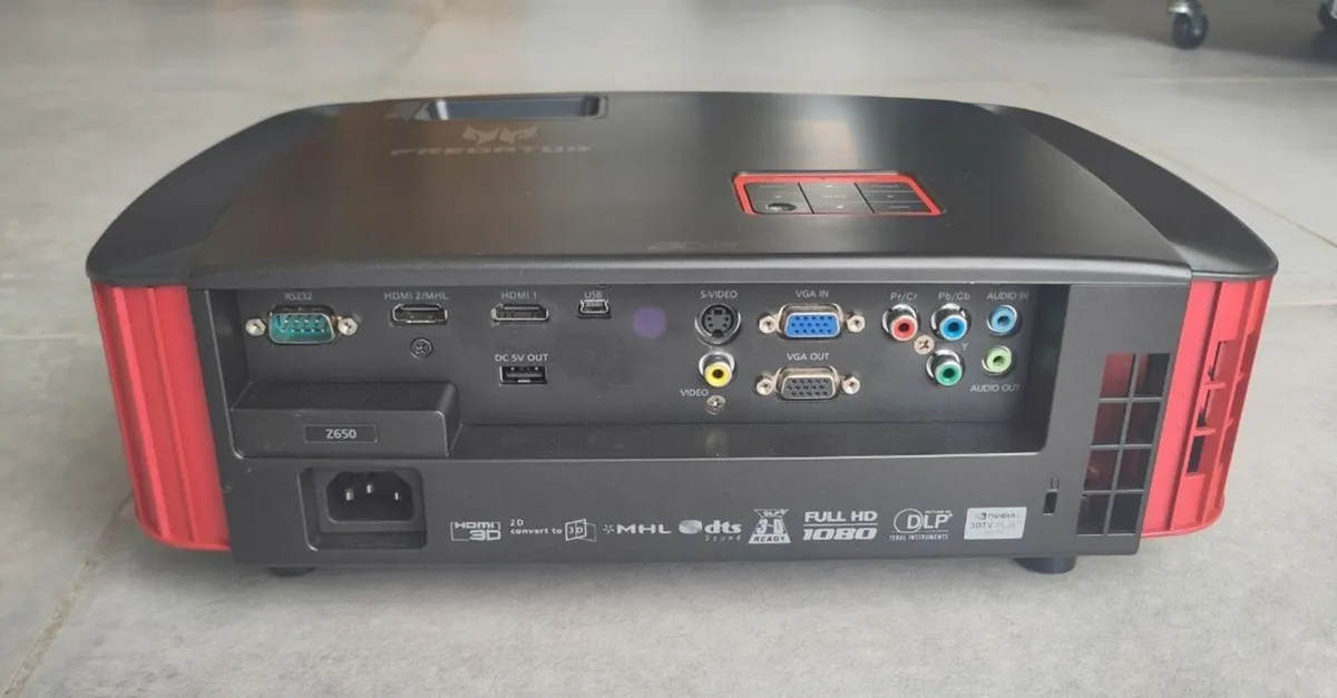 Acer Predator Z650 Full HD Short Throw Projector - Image 2