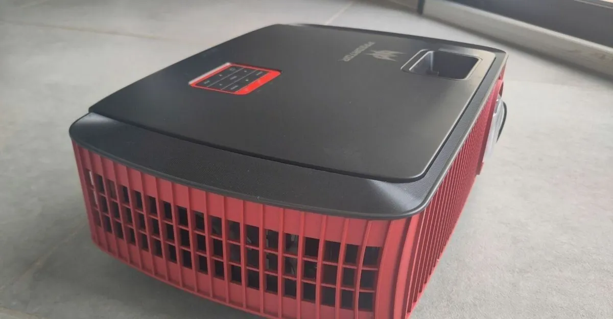 Acer Predator Z650 Full HD Short Throw Projector - Image 3
