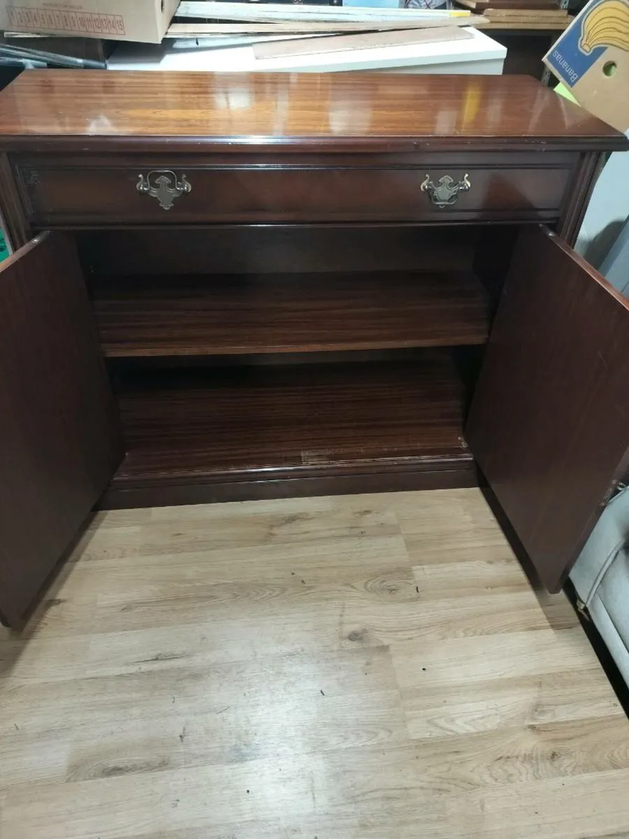 Cabinet - Image 2