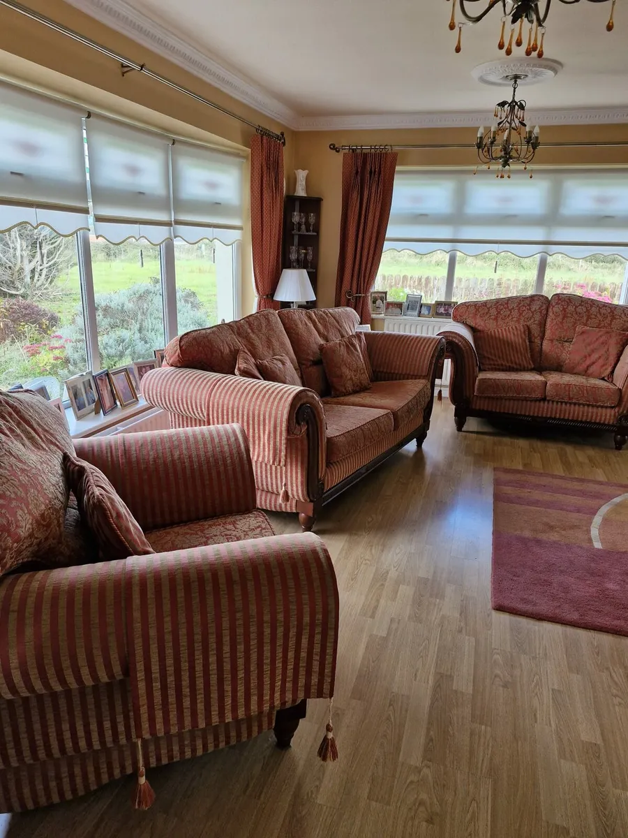 Suite furniture - Image 1