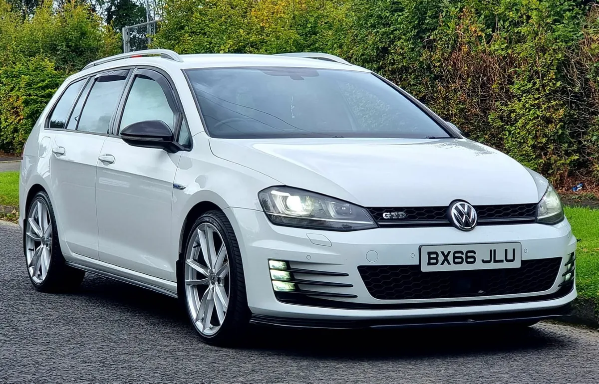 VW GOLF GTD ESTATE 2016 - Image 2