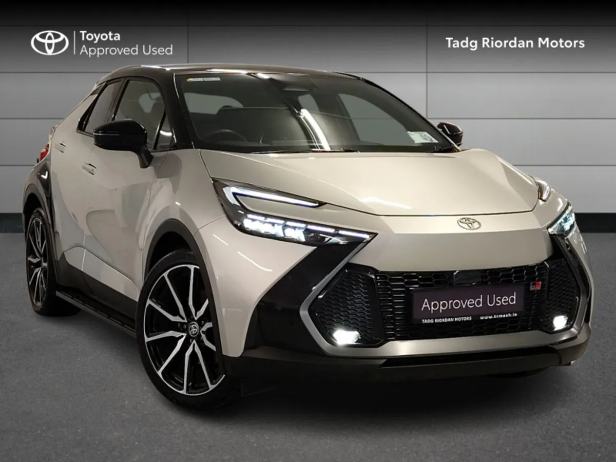 Toyota C-HR PHEV GR Sport PREMIERE - Image 1