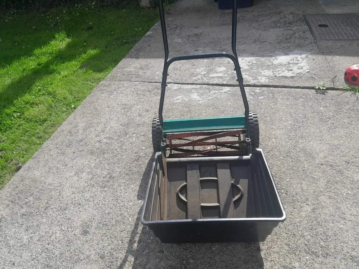 Bosh push mower - Image 2